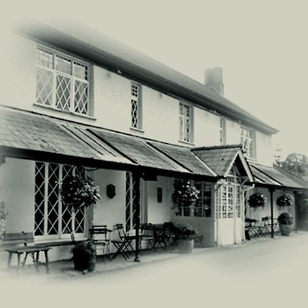 The Clytha Arms Hotell Abergavenny Exteriör bild