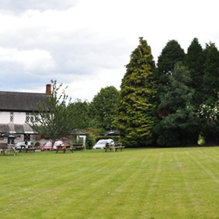 The Clytha Arms Hotell Abergavenny Exteriör bild