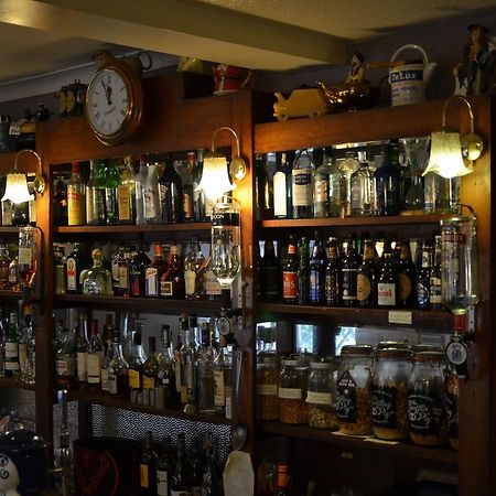 The Clytha Arms Hotell Abergavenny Exteriör bild