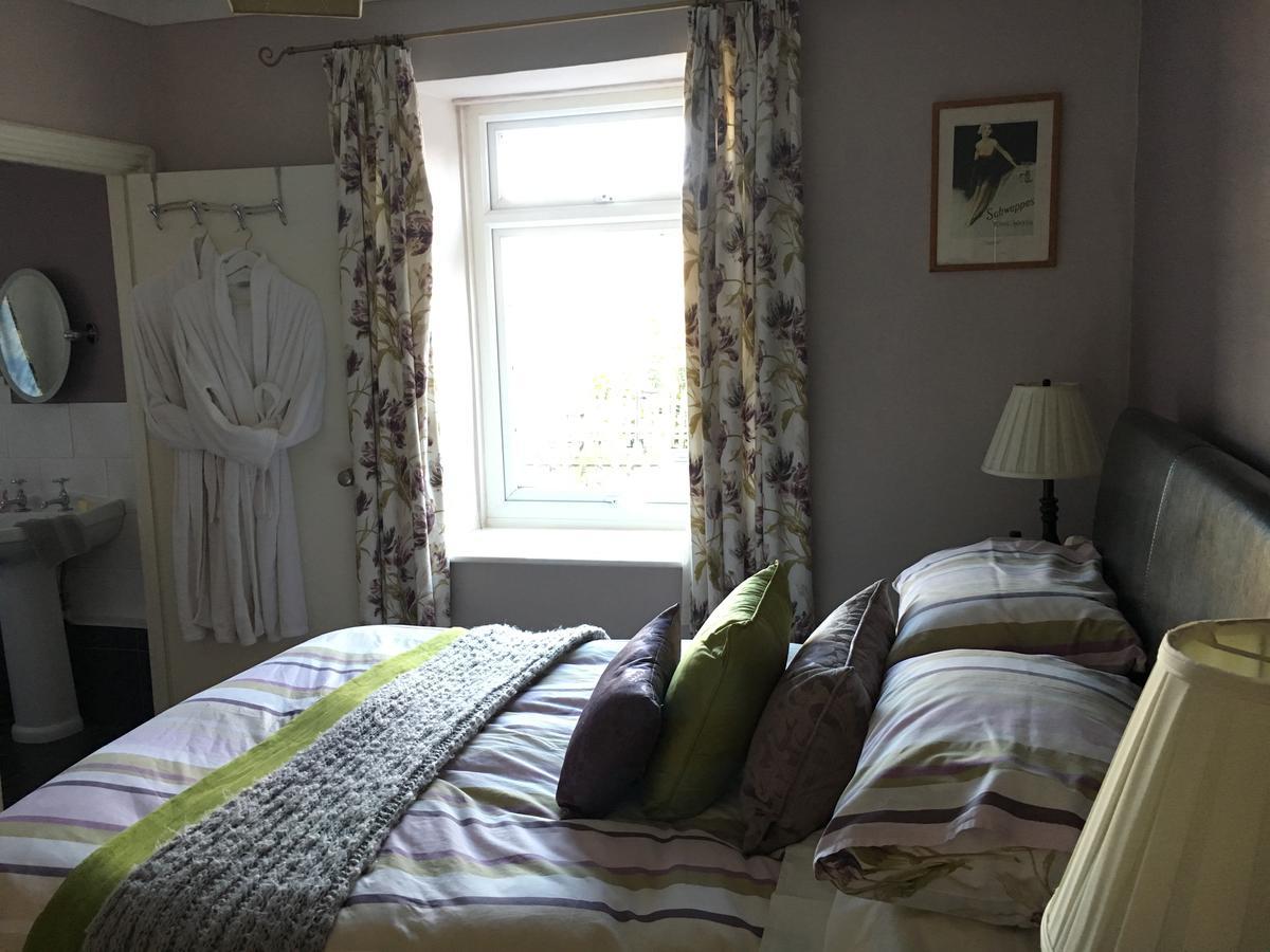 The Clytha Arms Hotell Abergavenny Exteriör bild